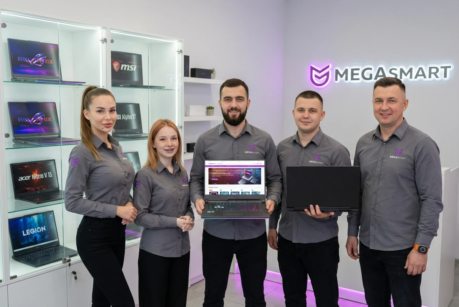 Команда магазина MEGAsmart в Донецке